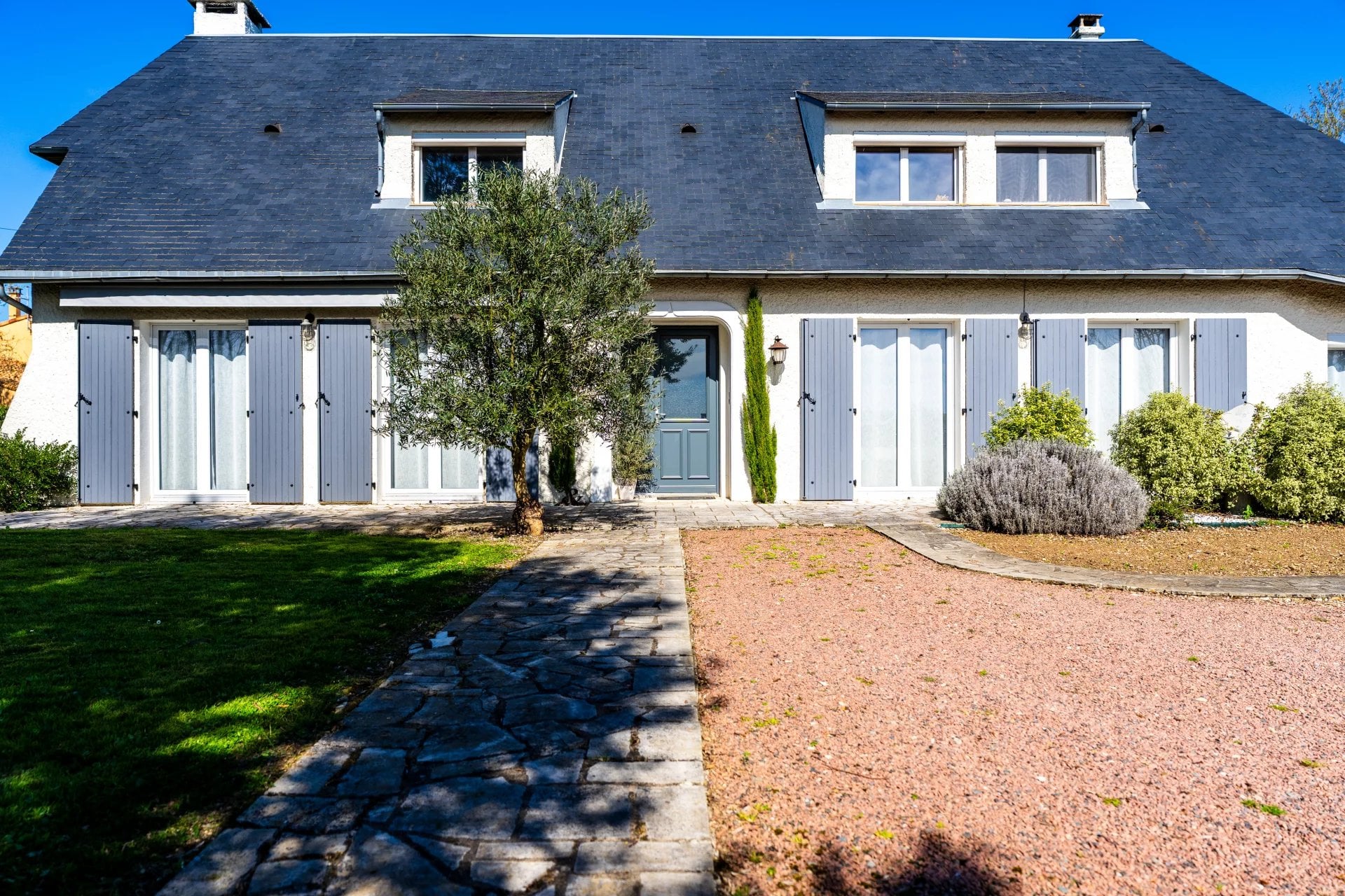 BESSINES - BELLE MAISON FAMILIALE - CONFORT CONTEMPORAIN ET ART DE VIVRE